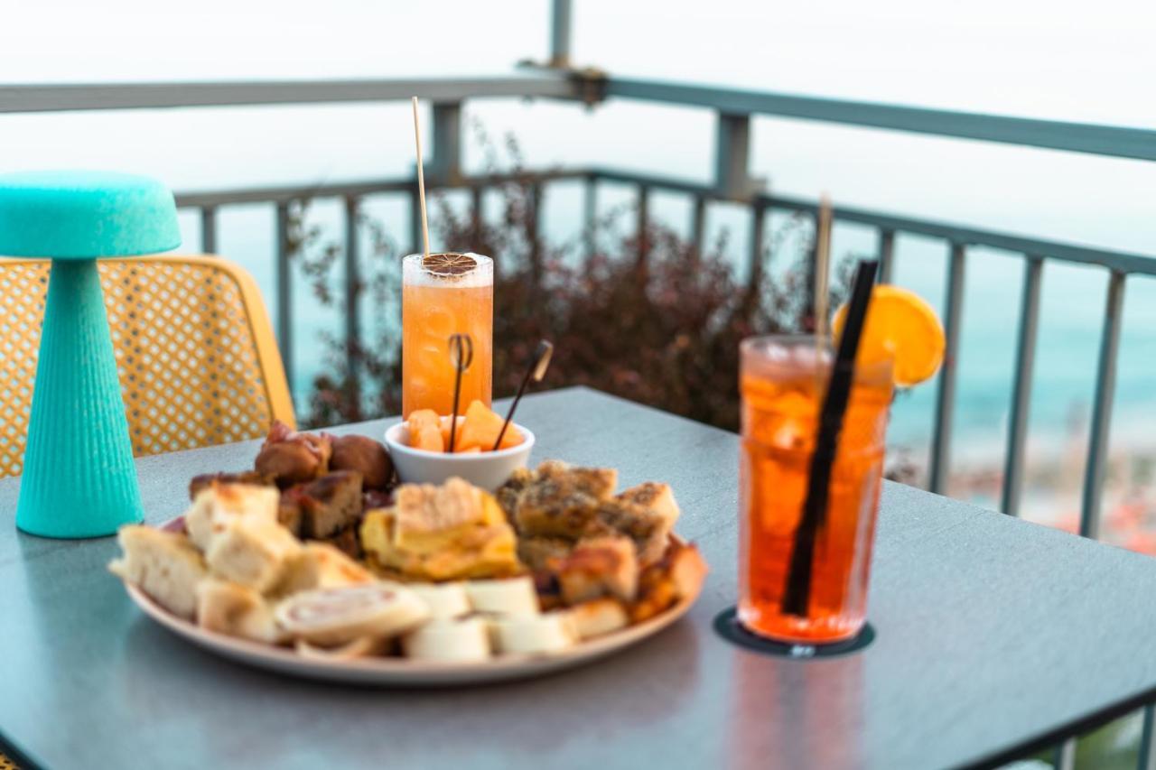 Hotel Jolly Roger Pietra Ligure Exterior foto